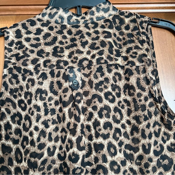 RUE 21 leopard sleeveless blouse - Picture 3 of 6